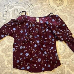 Off the shoulder long sleeve blouse